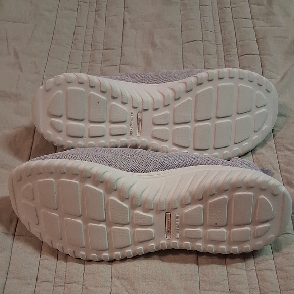 Skechers Gray Sneakers Lightweight Cushioned Design - Picture 5 of 8